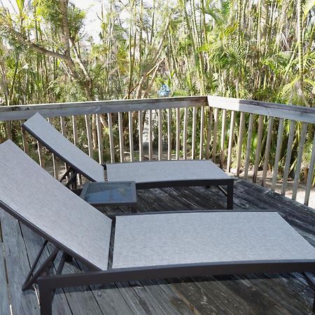 Beautifully Updated, 4 Bedroom Pool Home, 50 Yards To The Beach!! Captiva Escapade Captiva Island Exterior photo