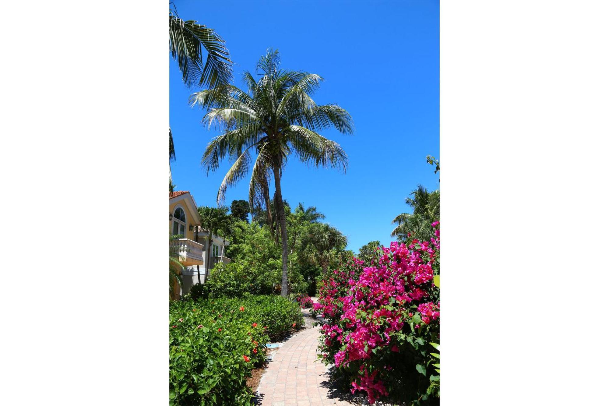 Beautifully Updated, 4 Bedroom Pool Home, 50 Yards To The Beach!! Captiva Escapade Captiva Island Exterior photo