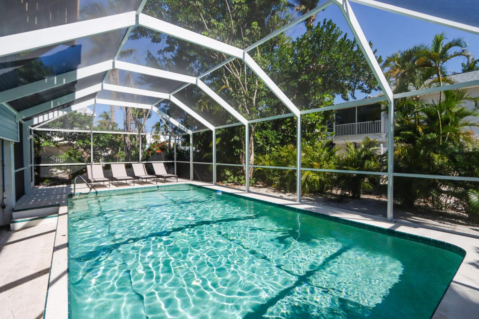 Beautifully Updated, 4 Bedroom Pool Home, 50 Yards To The Beach!! Captiva Escapade Captiva Island Exterior photo