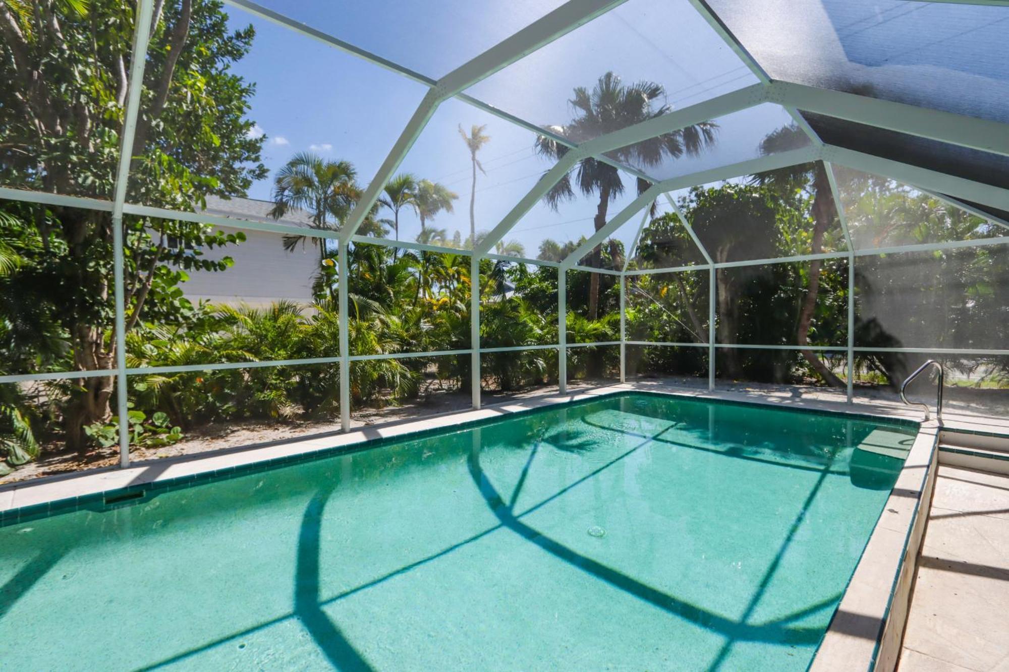 Beautifully Updated, 4 Bedroom Pool Home, 50 Yards To The Beach!! Captiva Escapade Captiva Island Exterior photo