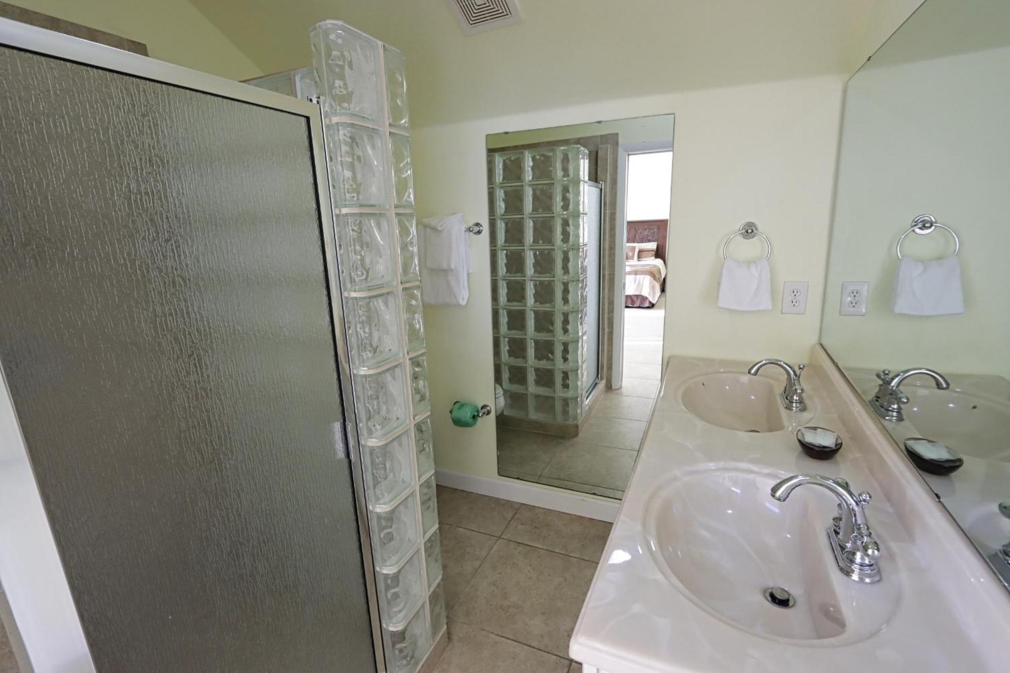 Beautifully Updated, 4 Bedroom Pool Home, 50 Yards To The Beach!! Captiva Escapade Captiva Island Exterior photo